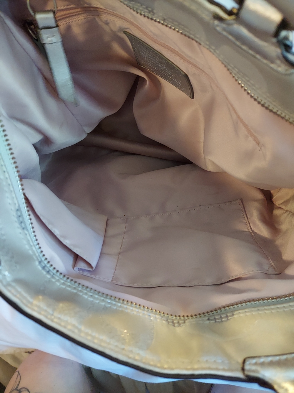 Coach Gallery Optic Signature Silver Metallic Tote Handbag F19664 - Picture 13 of 16